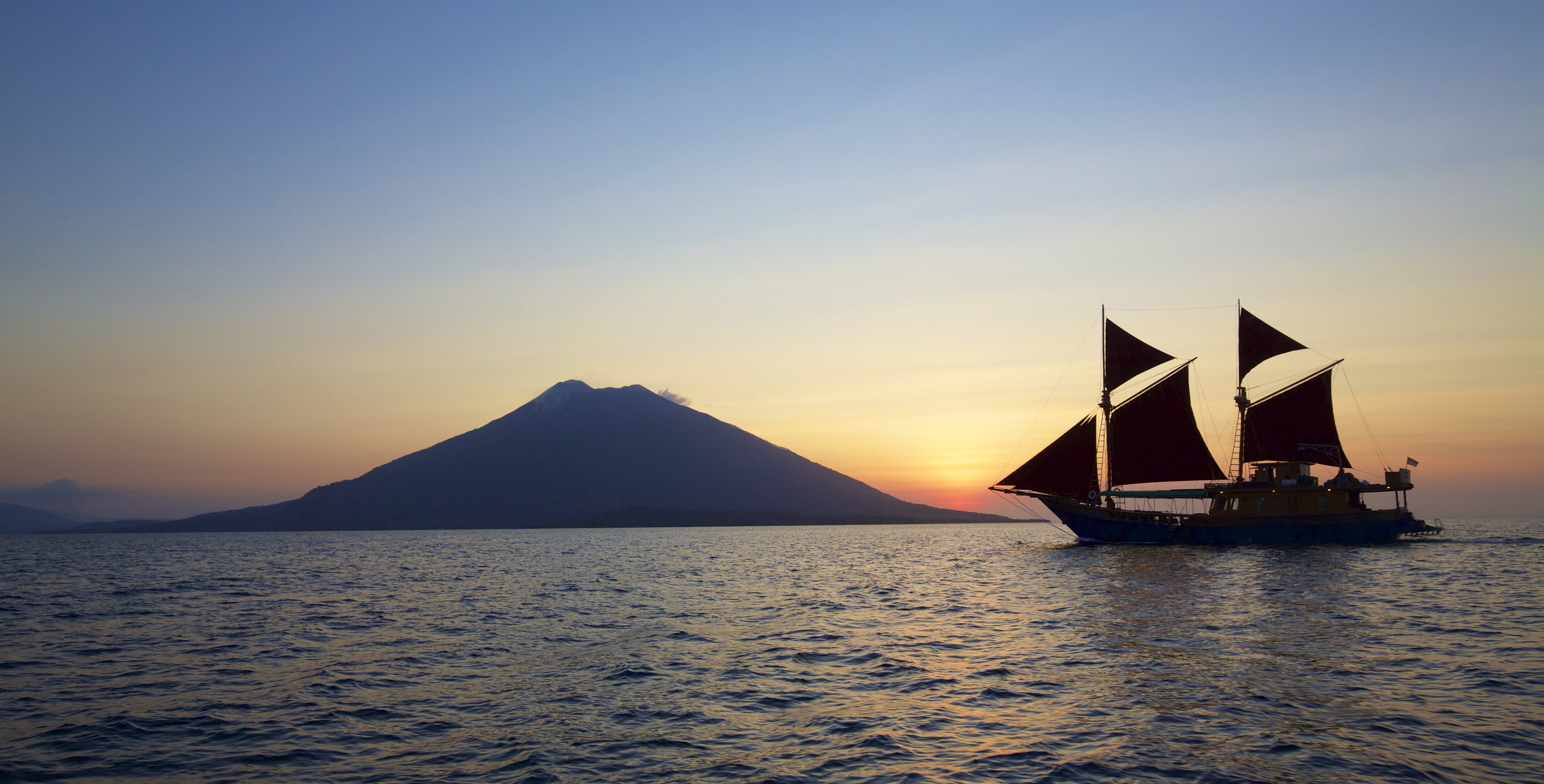 Sunset on a dive safari