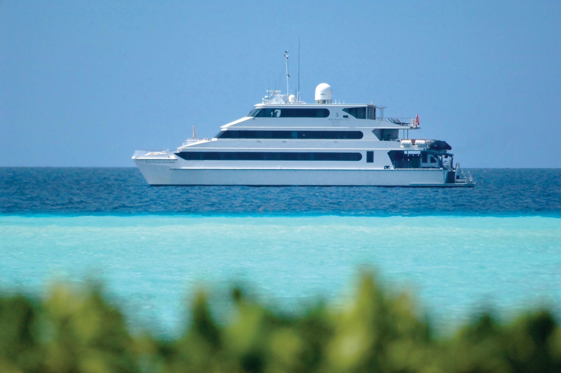 liveaboard dive yacht